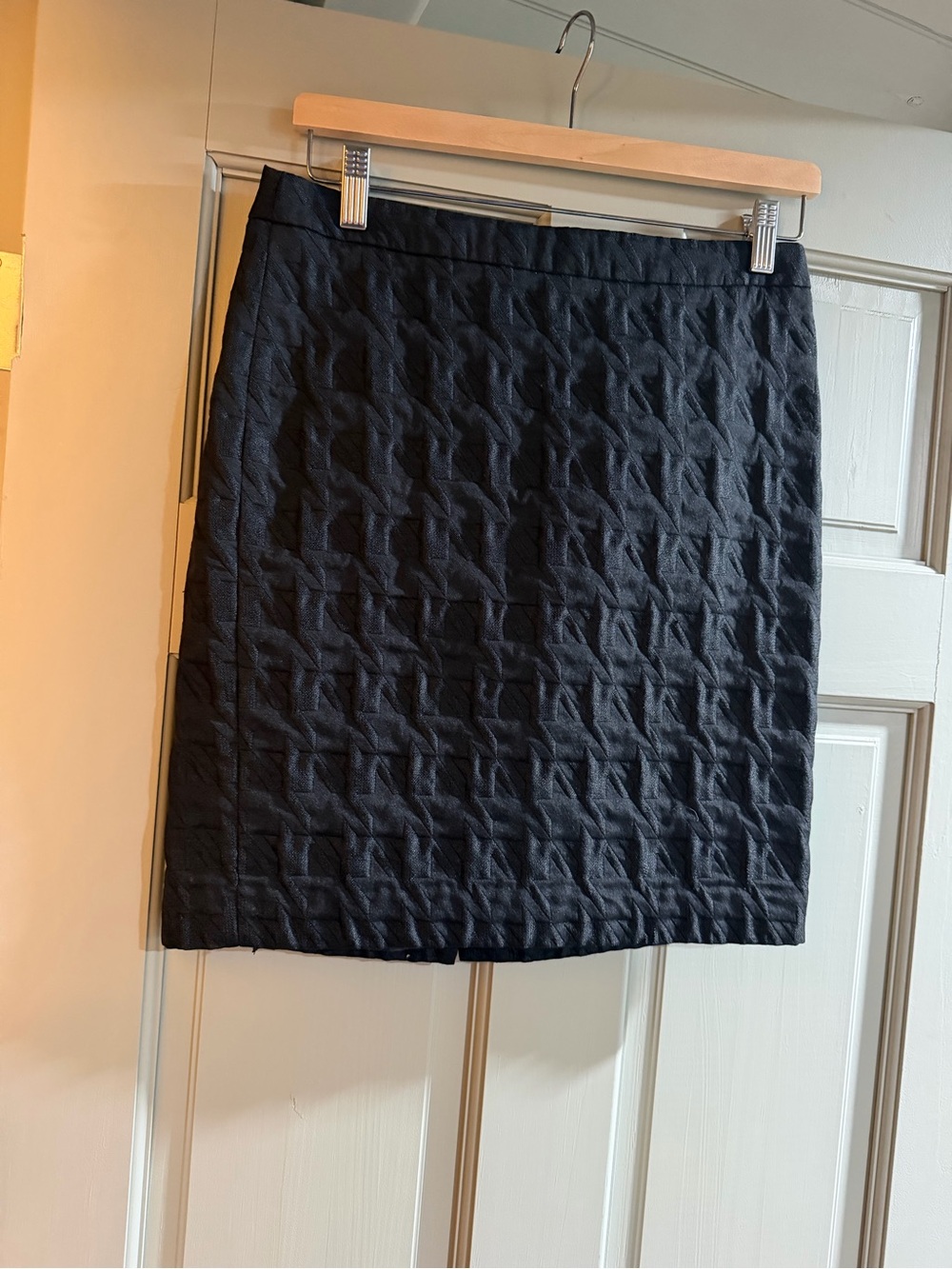 LOFT Black Textured Pencil Skirt
